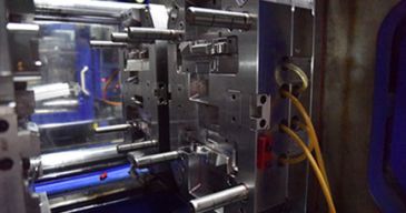 To-skuds sprøjtestøbning