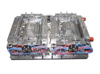 Plastic injection mold